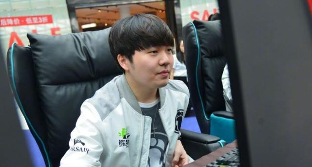他的表現也